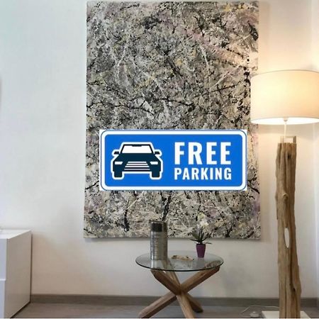 Lovely Apt Really Downtown - Free Private Parking Included! - Генуя Экстерьер фото